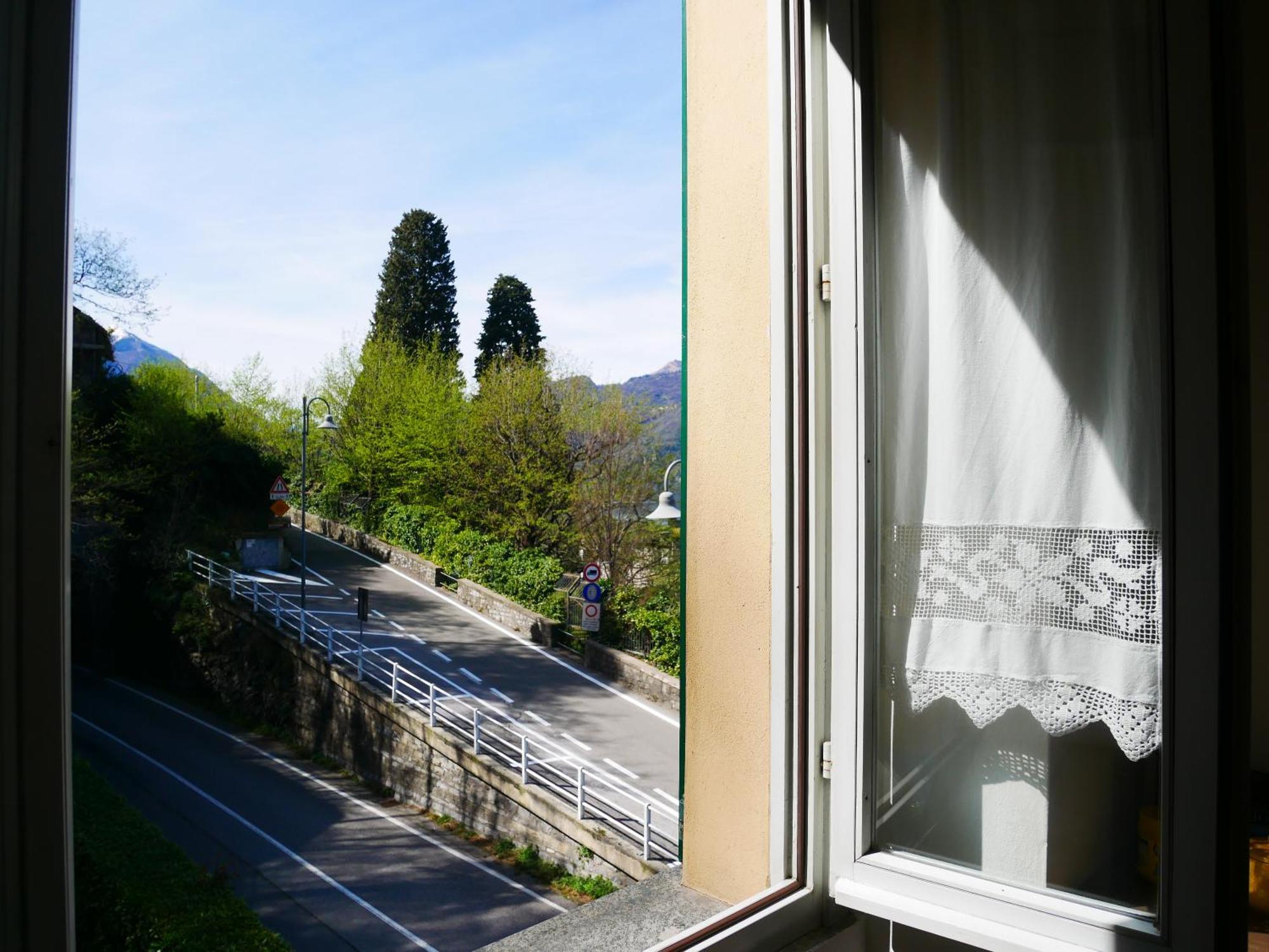 La Riva Appartamento Perledo Exteriör bild